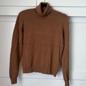 H&M turtleneck light sweatshirt